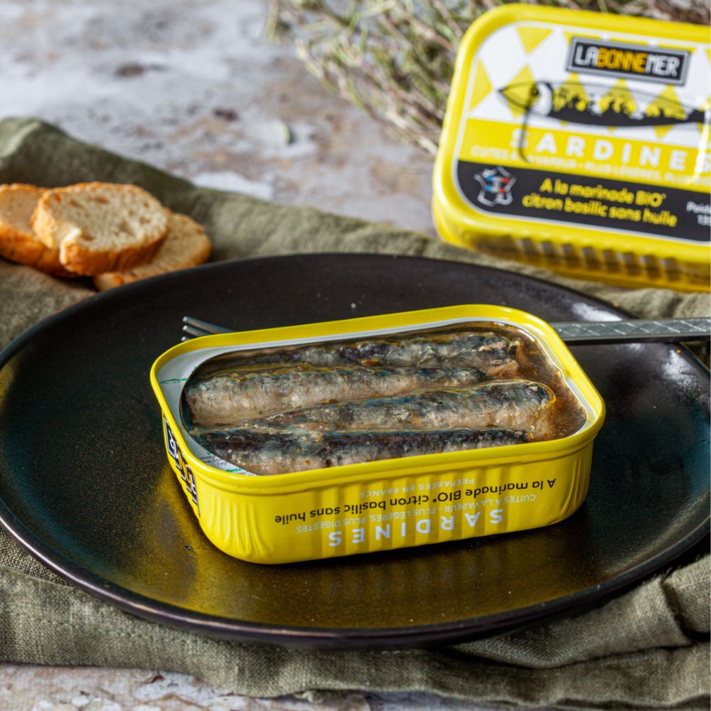 Ferrigno Sardines in Lemon and Basil 135g served with toasted bread