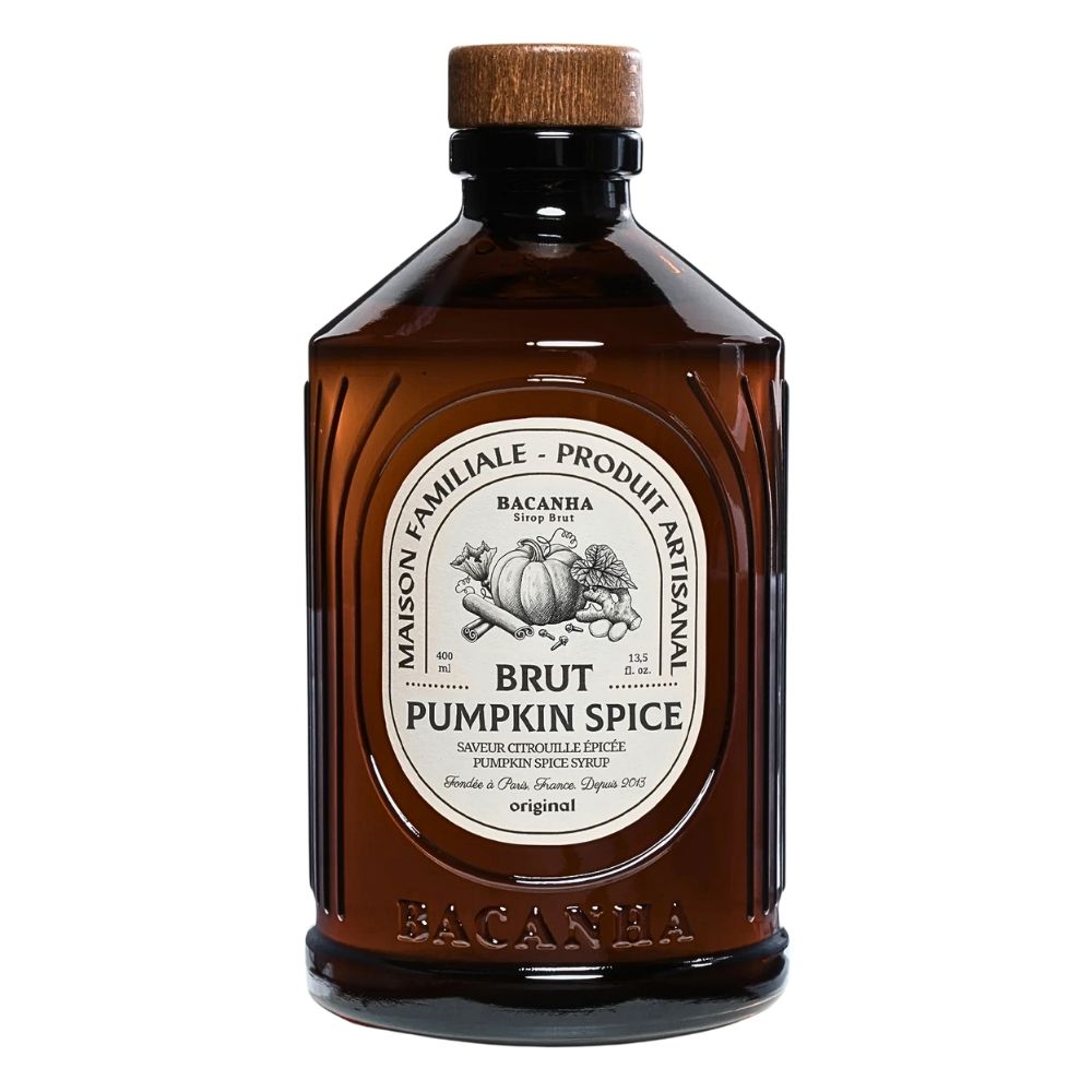 Front view of Bacanha Brut Pumpkin Spice syrup in a 400ml amber glass bottle with a wooden-style cap and illustrated cream label.